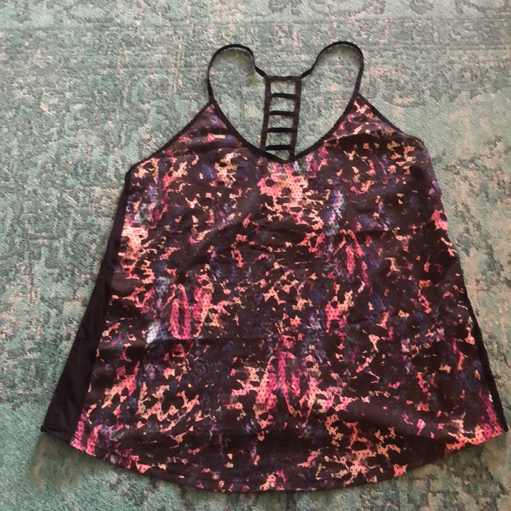 Lululemon tank I think size 6